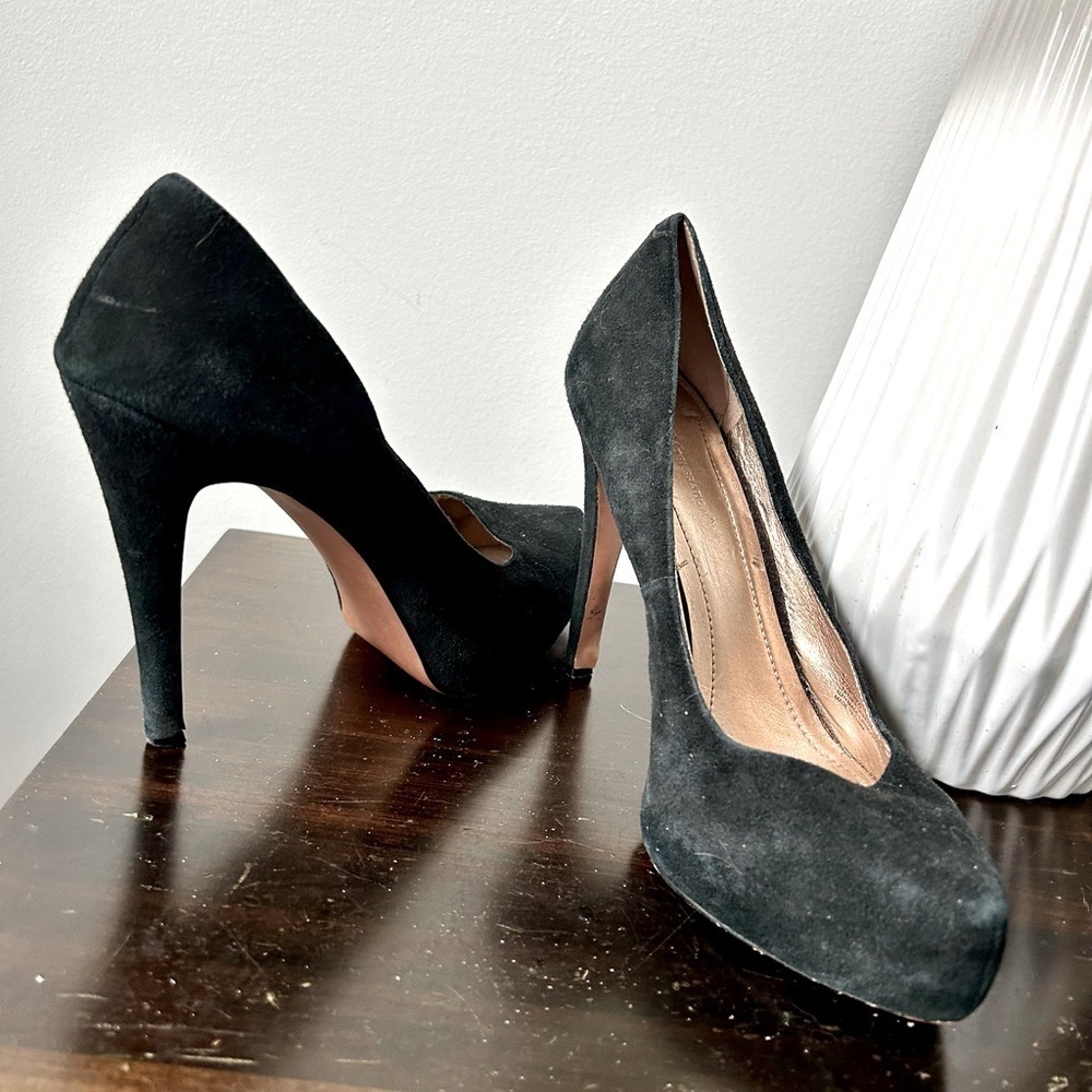 BCBG stilettos black
